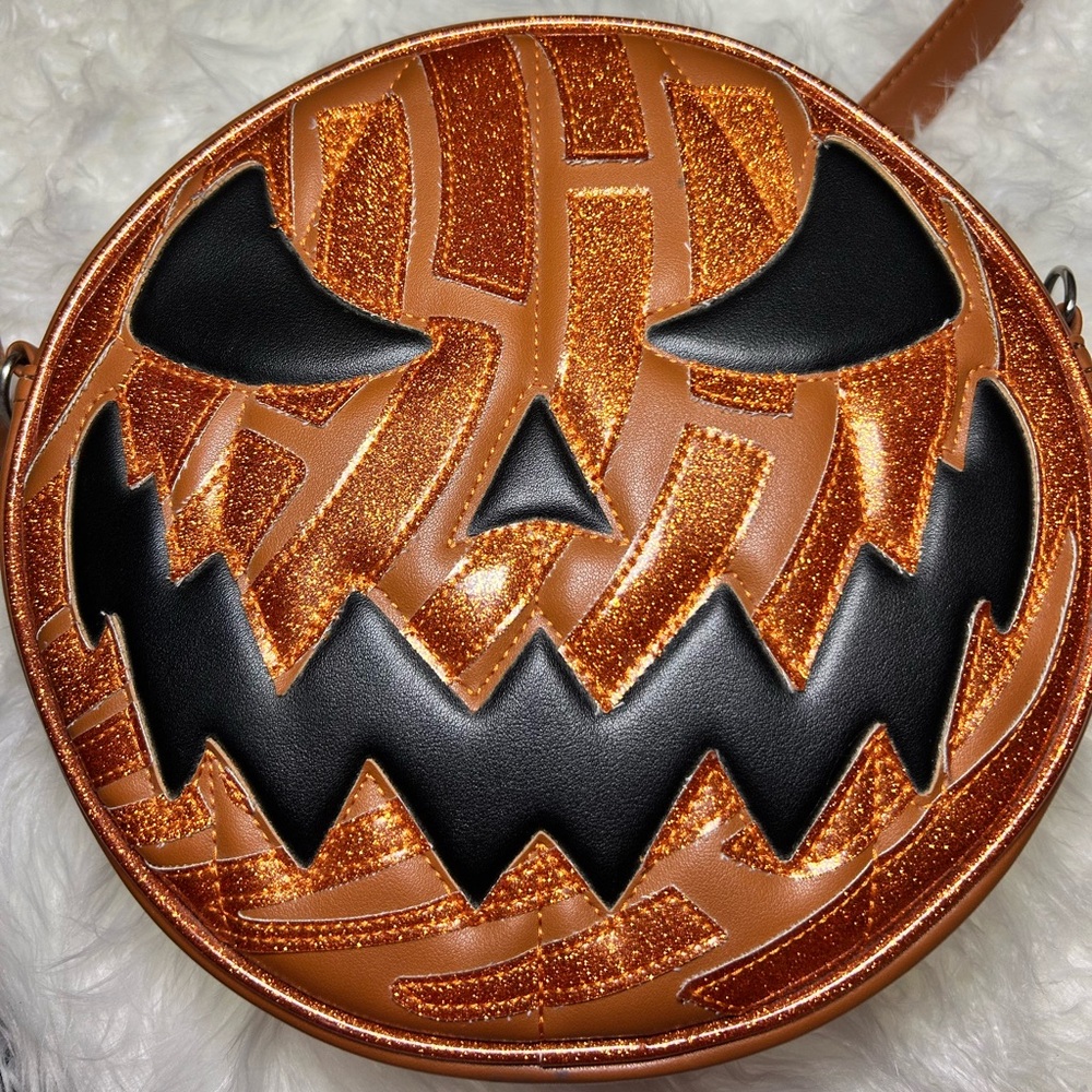 Love, Pain & Stitches Pumpkin Kult Bag – Glitter Jack-O’-Lantern Crossbody